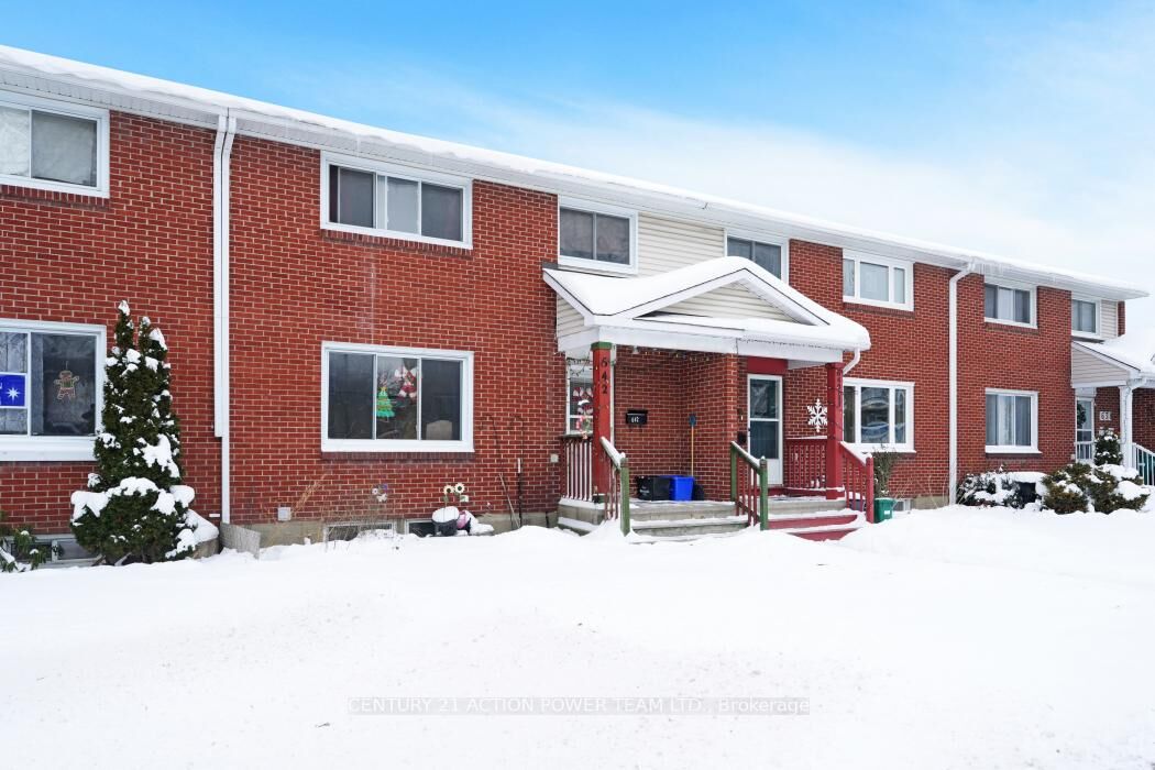 Photo de la propriété:  642 Borthwick Avenue  ON K1K 2L9 