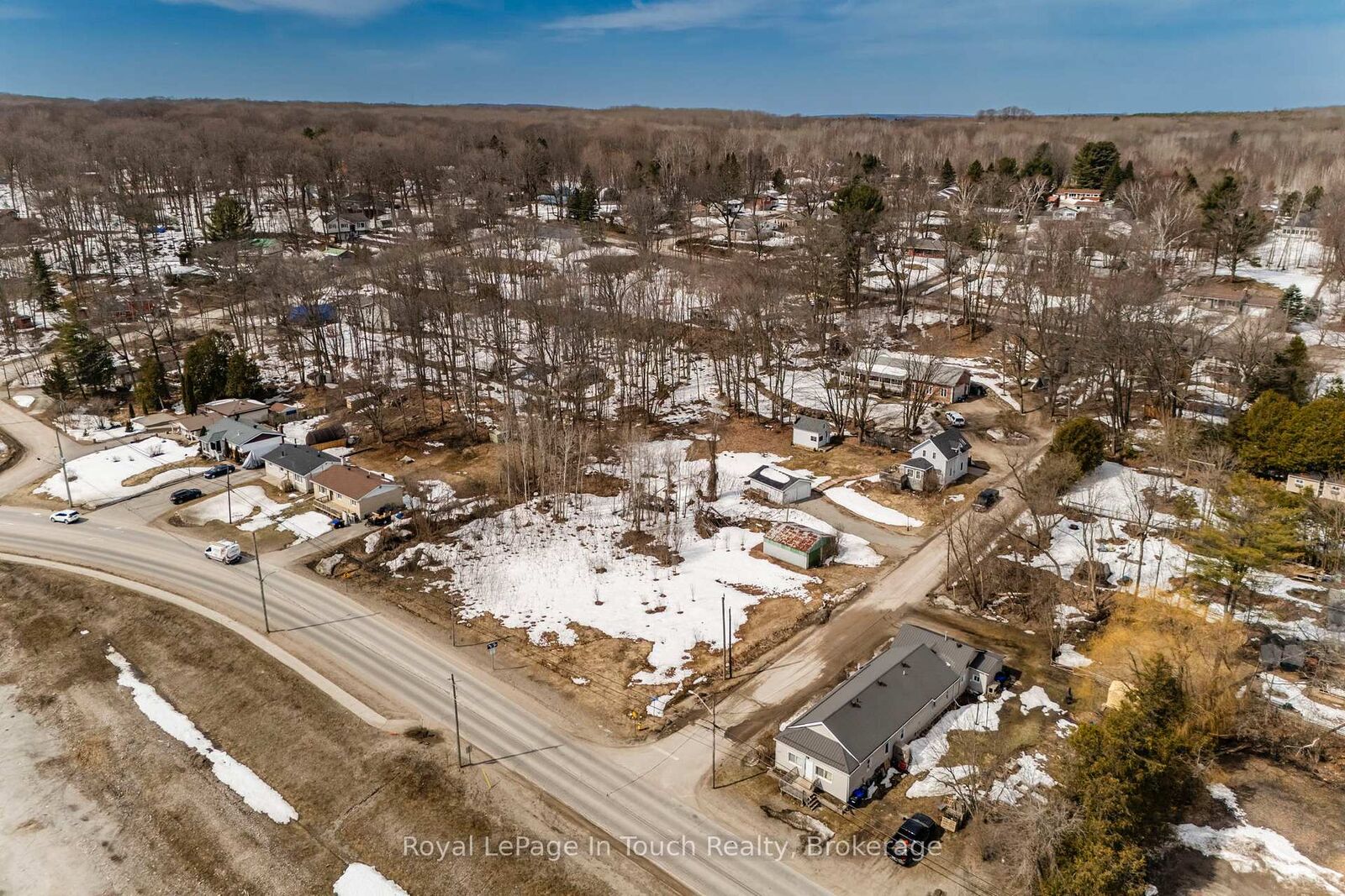 Property Photo:  204 Gianetto Drive  ON L4R 5J4 
