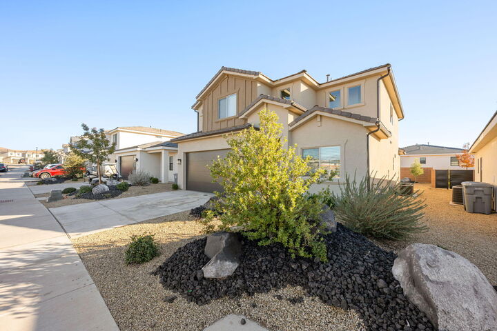 Property Photo: 1382 E White Desert Dr UT 84790