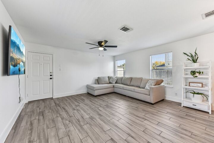 Property Photo:  2340 Bluffstone Drive  TX 78665 