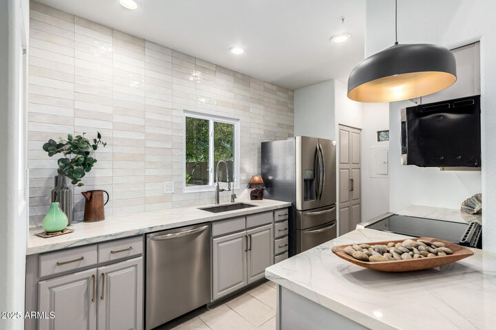 Property Photo: 11333 N 92nd Street 1101 AZ 85260