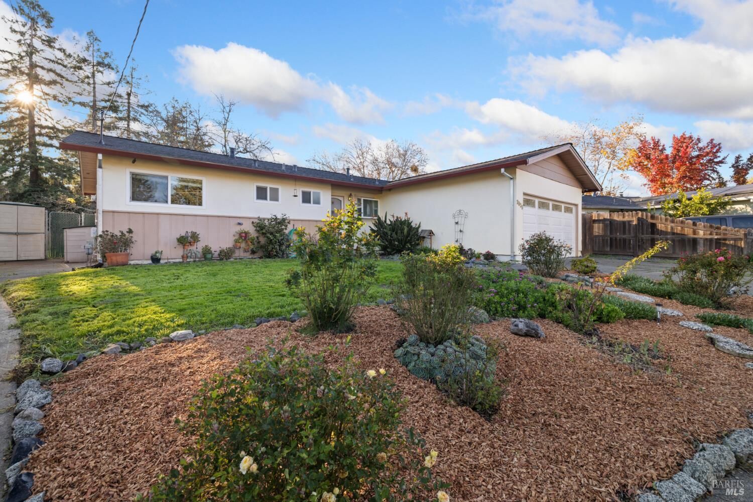 Property Photo: 2825 Seneca Lane CA 95403
