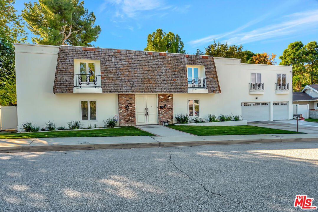 Property Photo: 16608 Park Lane Cir CA 90049