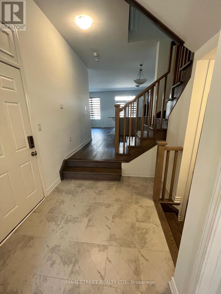 Property Photo:  1633 Thames Circle  ON L9E 1Y6 