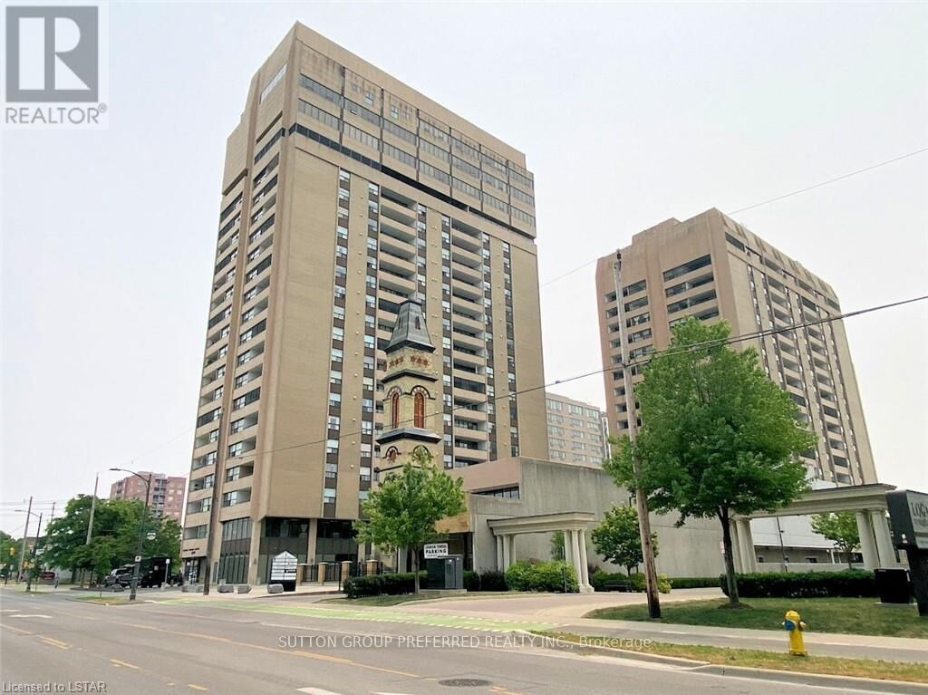 Property Photo:  389 Dundas Street 2404  ON N6B 3L5 