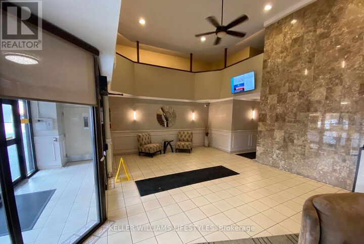 Property Photo:  323 Colborne Street 206  ON N6B 3N8 