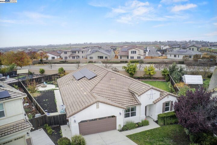 Property Photo:  917 Talaria Ct  CA 94561 