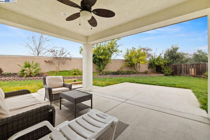 Property Photo:  917 Talaria Ct  CA 94561 