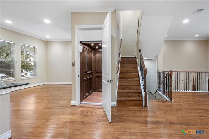 Property Photo: 1009 Highknoll Lane TX 78628