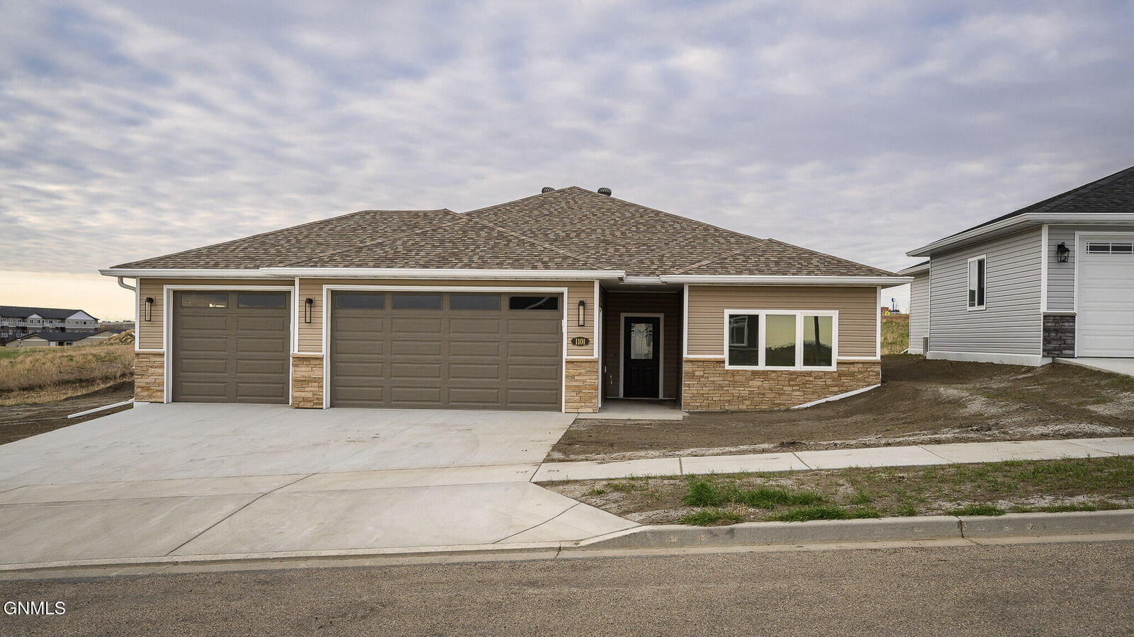 Property Photo:  1101 Beretta Street NW  ND 58554 