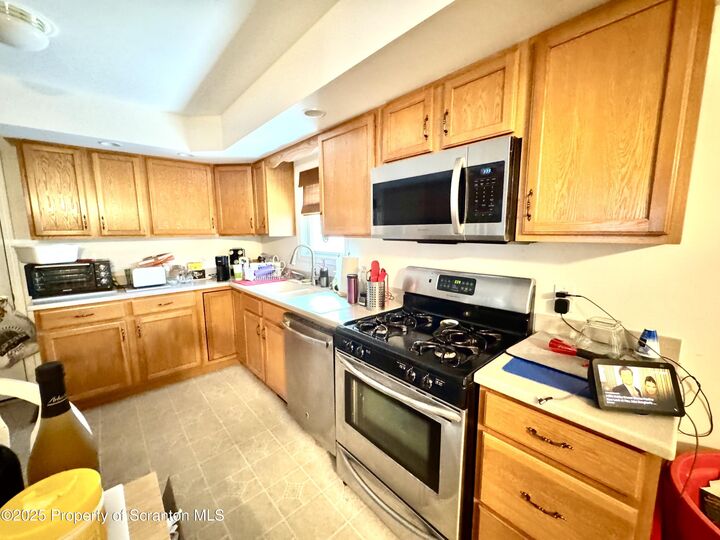 Property Photo:  1725 Jefferson Avenue  PA 18509 