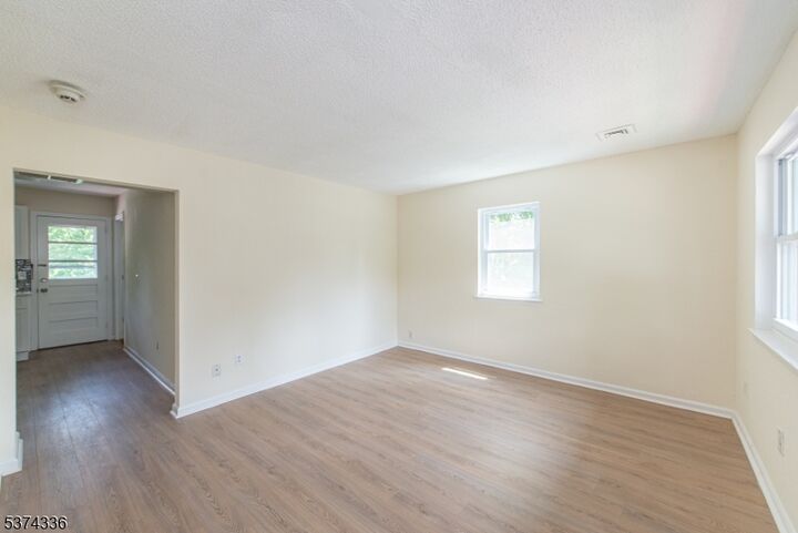 Property Photo:  18 Pleasant View Ave 24B  NJ 07403 
