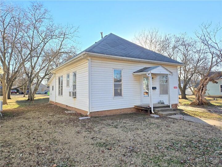 Property Photo:  329 W 1st Street  KS 67335 