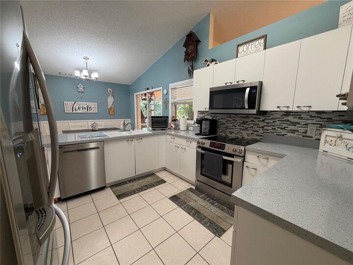Property Photo: 6005 Promenade Court FL 34203