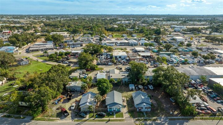 Property Photo: 1201, 1119, 1115 27th Avenue W FL 34205