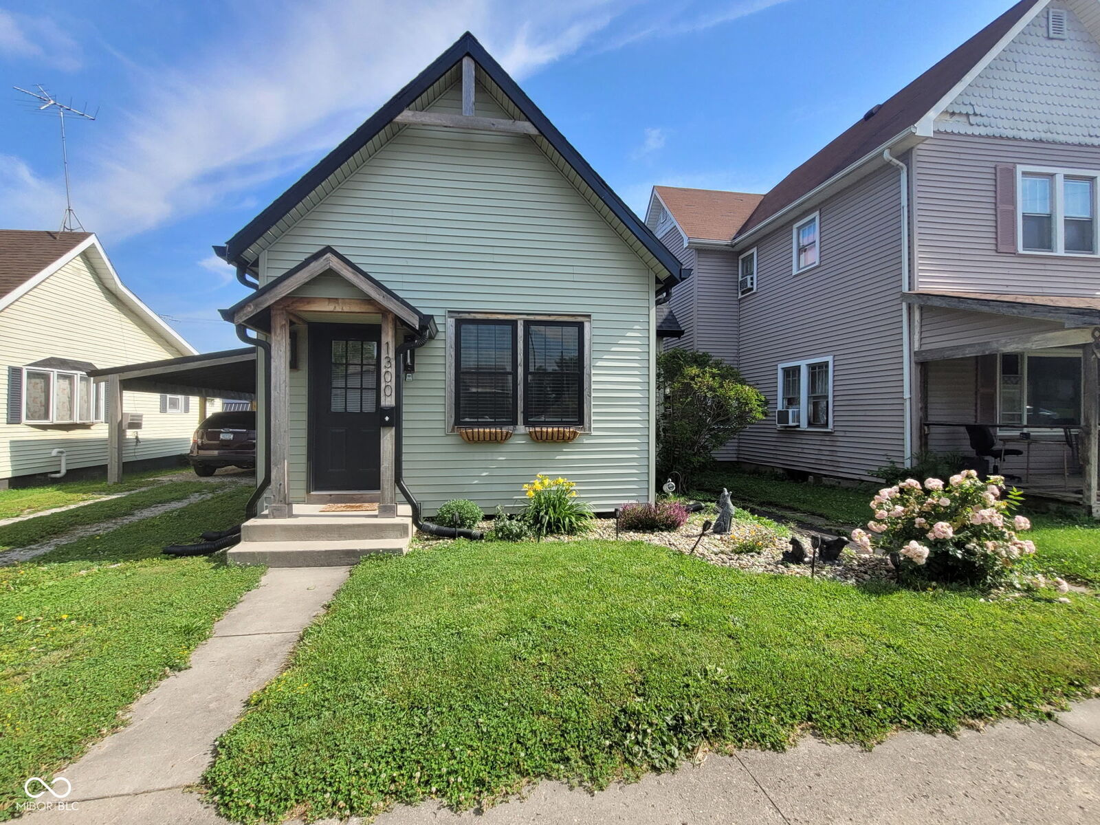 Property Photo: 1300 S B Street IN 46036