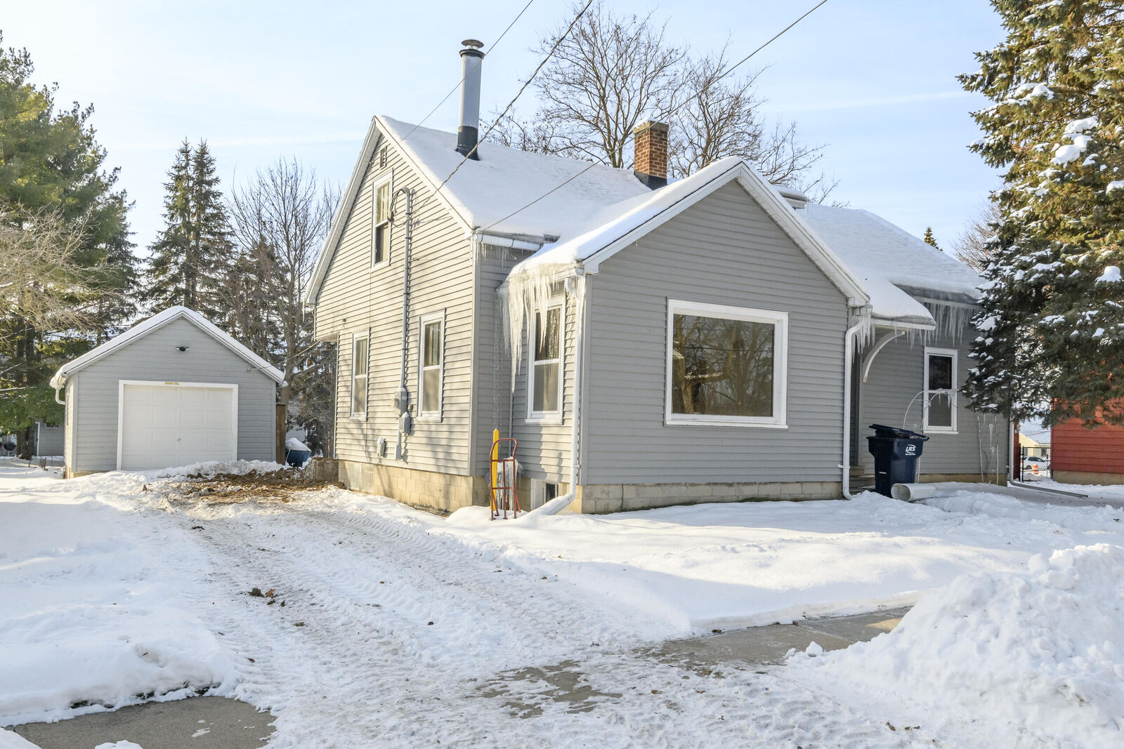 Property Photo:  511 Horicon St  WI 53032 