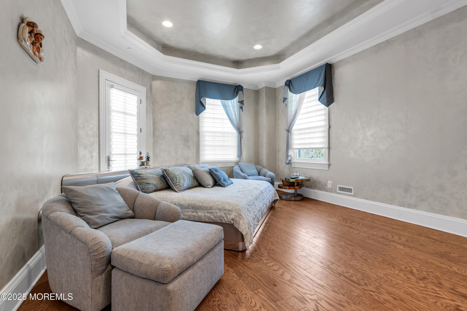 Property Photo:  1041 Oval Road  NJ 08736 
