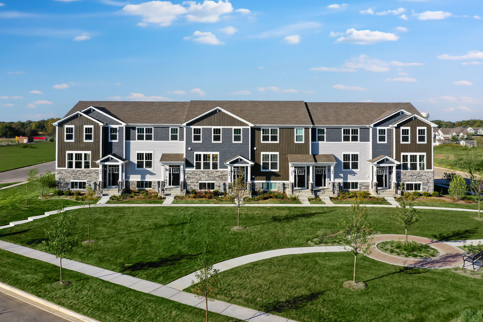 Property Photo:  307 Settlers Place  IL 60118 