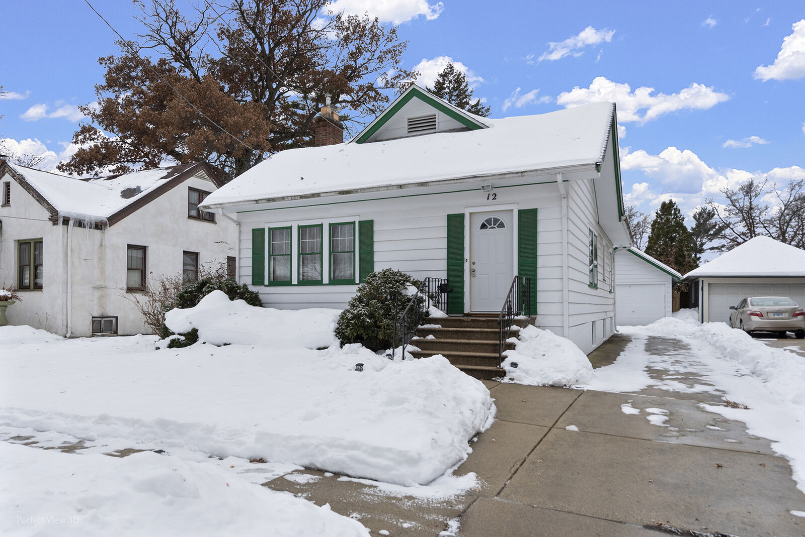 Property Photo: 12 N Du Bois Avenue IL 60123