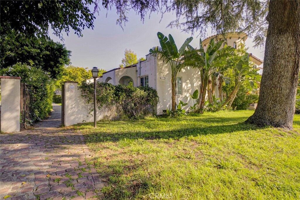 Property Photo:  1413 5th Street B  CA 91201 