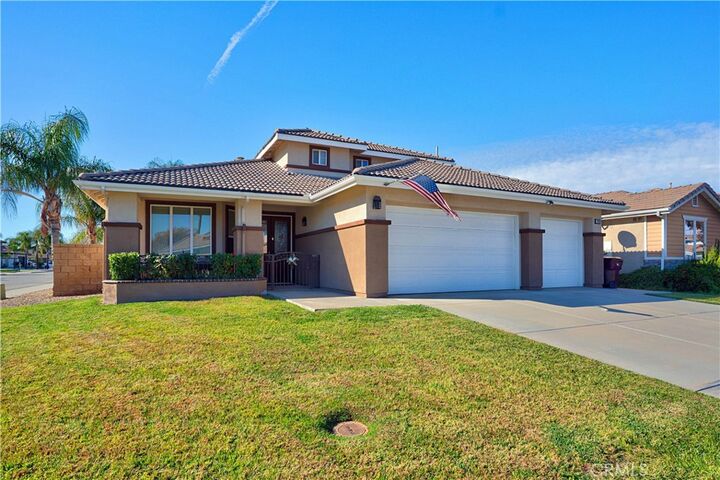 Property Photo: 29183 Paperflower CA 92584