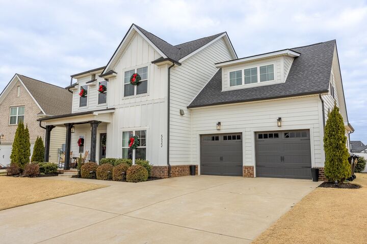 Property Photo: 5522 Willoughby Way TN 37129