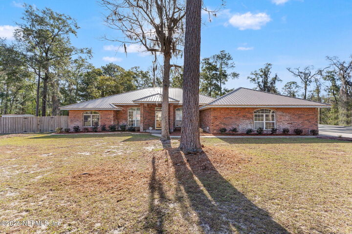 Property Photo:  618 NW Emerald Lakes Drive  FL 32055 
