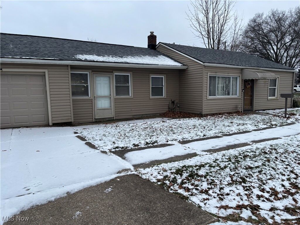 Property Photo: 2407 Nesmith Lake Boulevard OH 44314