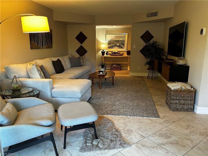 Property Photo:  208 Bob O Link Way 208B  FL 34105 