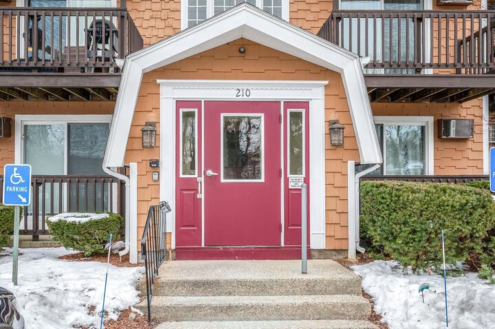 Property Photo: 210 Brook Village Road NH 03062