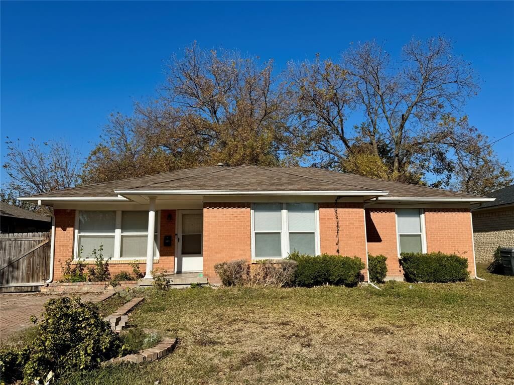Property Photo: 7803 Seydel Street TX 75217