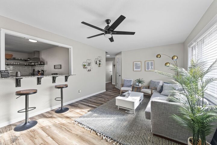 Property Photo:  401 W Mulberry Street  AR 72756 