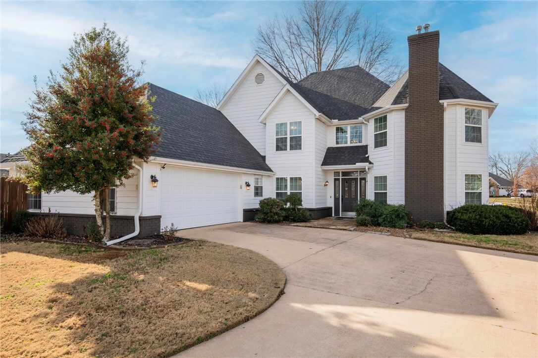 Property Photo:  2 Oak Ridge Lane  AR 72712 