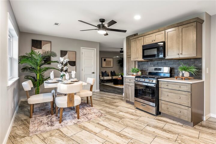 Property Photo: 1321 Rolling Oaks Drive AR 72756