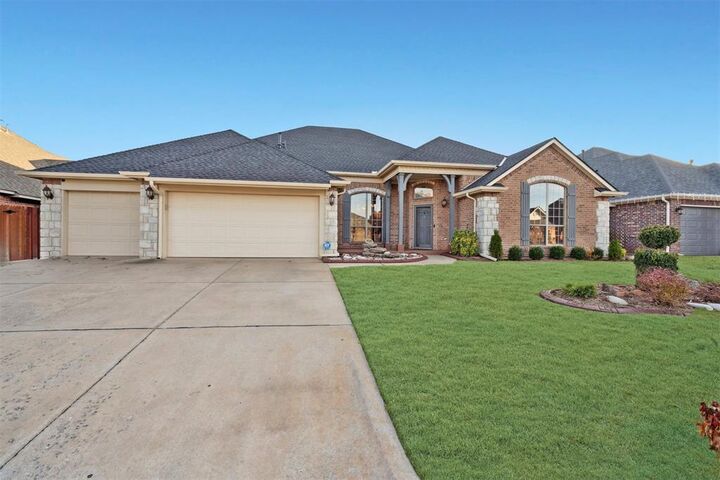 Property Photo:  8828 NW 121st Street  OK 73162 