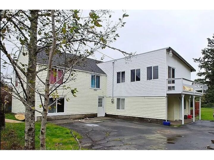 1390 Avenue U  Seaside OR 97138 photo