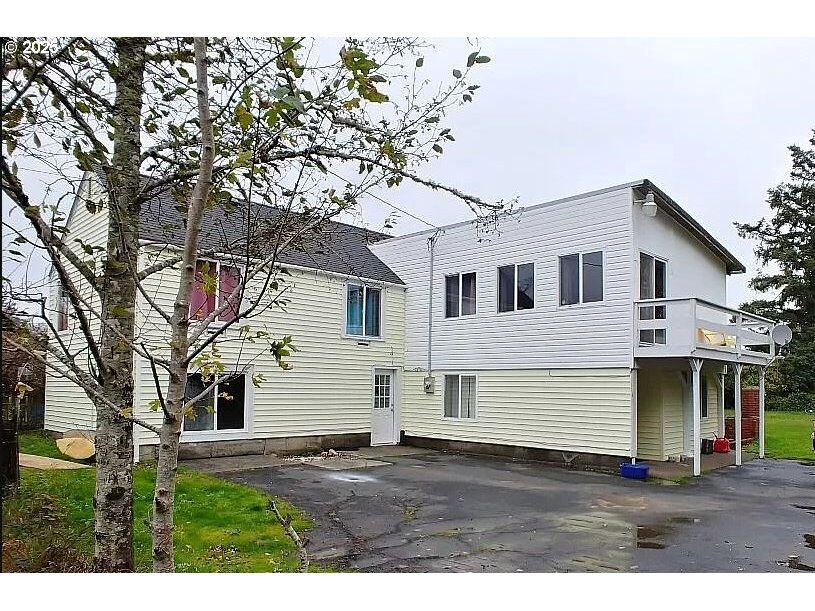 Property Photo: 1390 Avenue U OR 97138