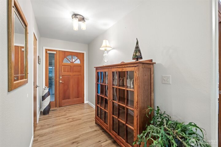 Property Photo:  1000  13th Avenue SW 7  WA 98848 