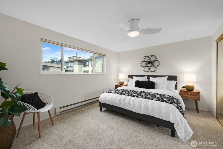 Property Photo: 610 Aloha Street 404 WA 98109