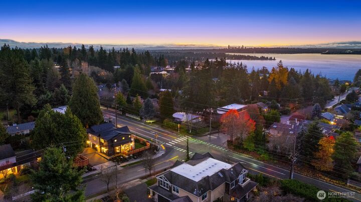 Property Photo: 5916 10805 108th Avenue NE WA 98033