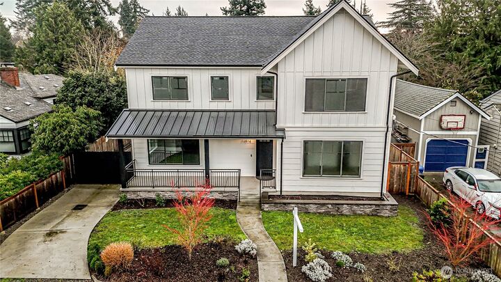 Property Photo:  11014  Dayton Avenue N  WA 98133 