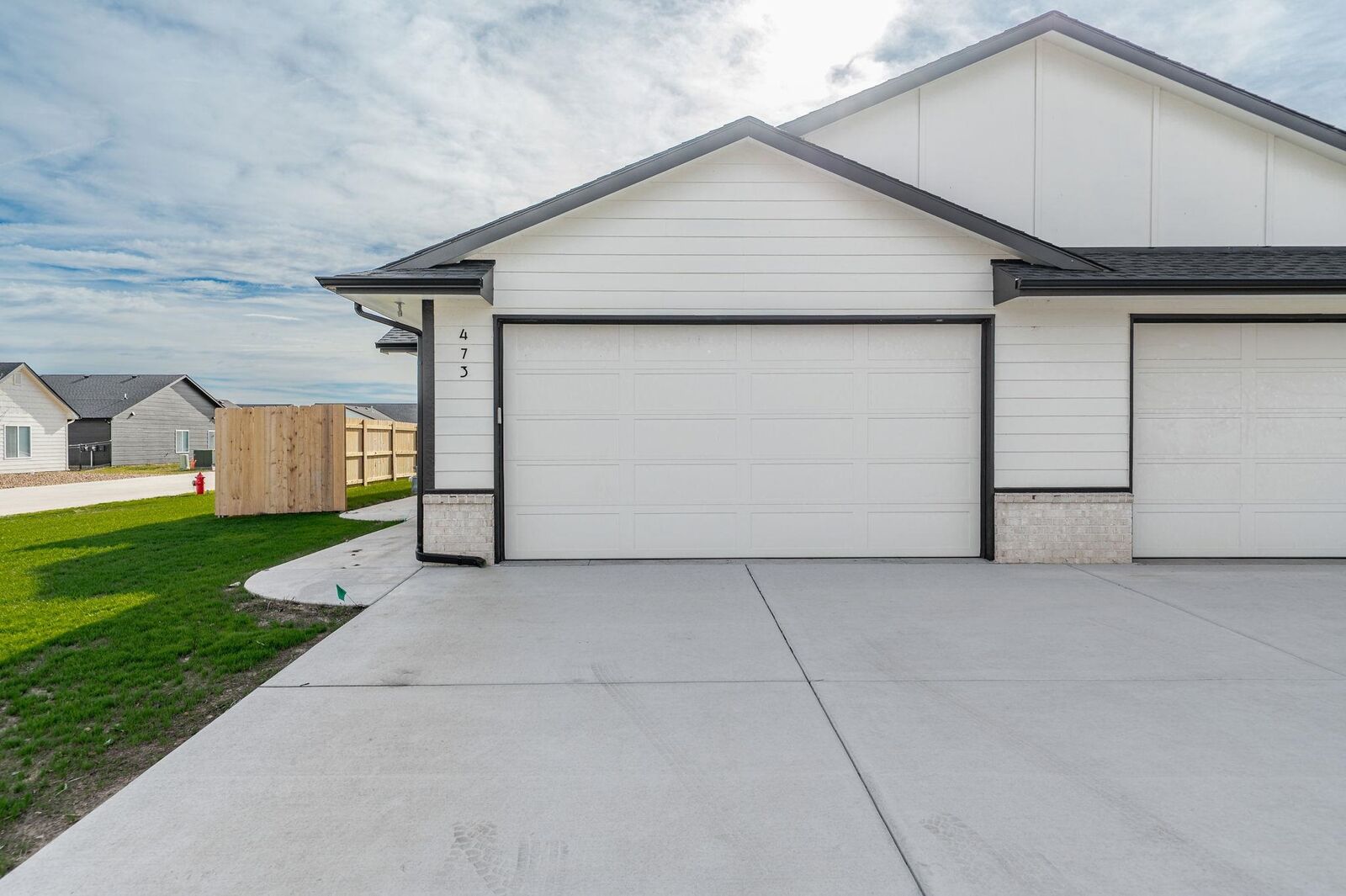 Property Photo:  473 E Harper St  KS 67147-8948 