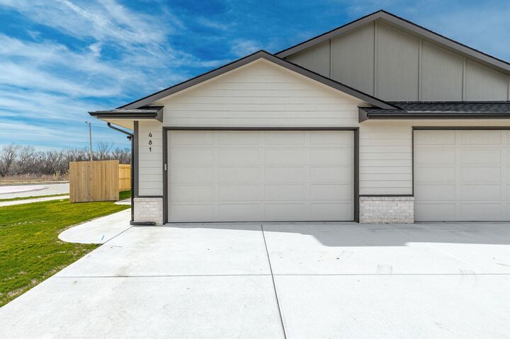 Property Photo: 481 E Harper St KS 67147-8948