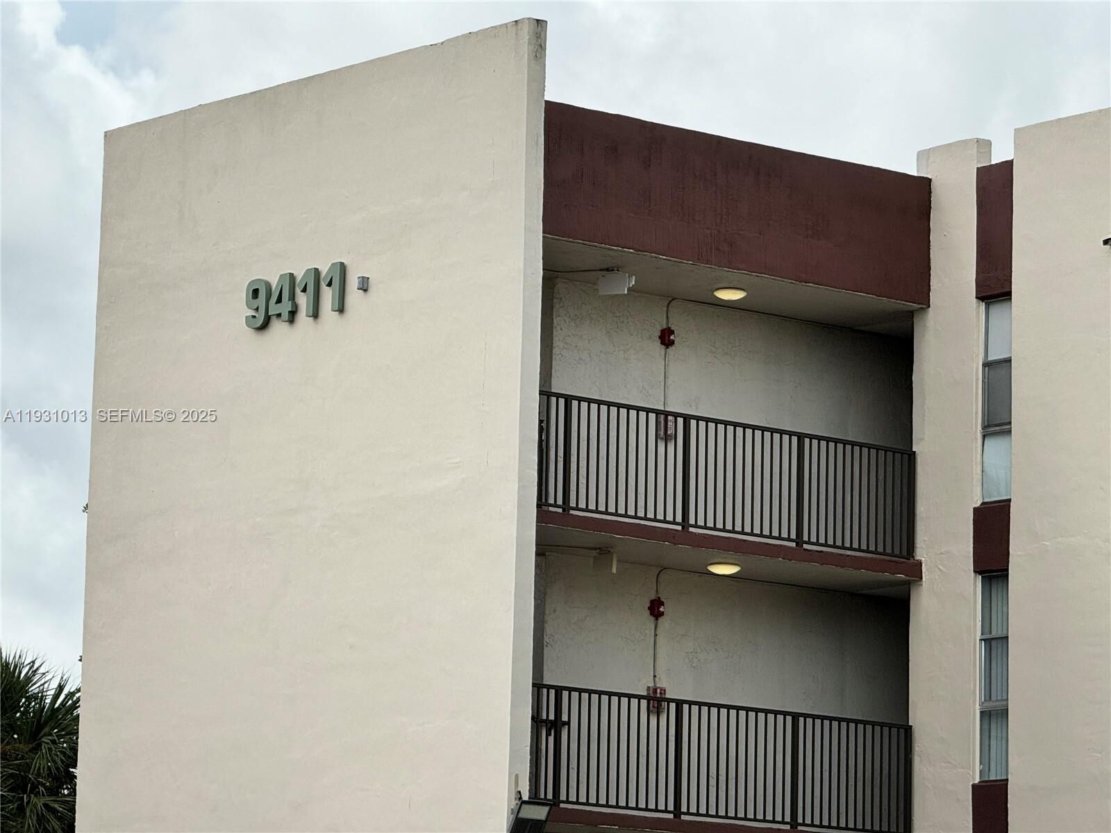 Property Photo: 9411 SW 4th St 111 FL 33174
