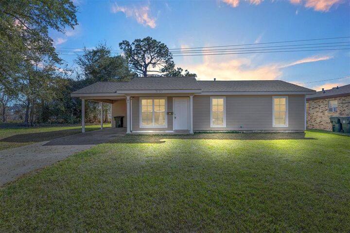 Property Photo: 3107 Admiral King Street LA 70615