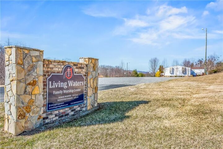 Property Photo:  1255 Mountain View Road  NC 27021 