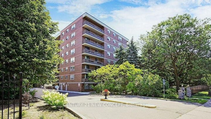 Property Photo:  7451 Yonge Street 101  ON L3T 2B4 