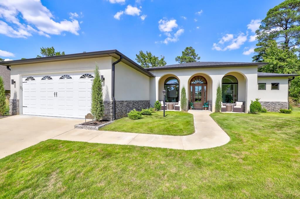 Property Photo:  46 Enclave Circle  TX 75503 