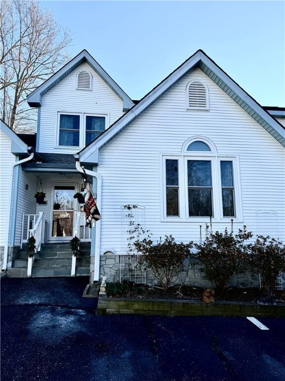 Property Photo: 4910 Whitby Mews VA 23188